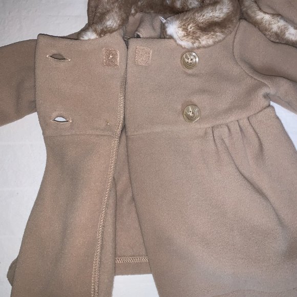 Baby Girl 6-Month Double-Breasted Coat with Faux Fur-Trimmed Collar and Hat - Picture 2 of 6